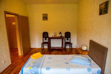 Фото номера Двухместный номер с 2 отдельными кроватями Отель Park Hotel Bruzis г. Смилтене 4